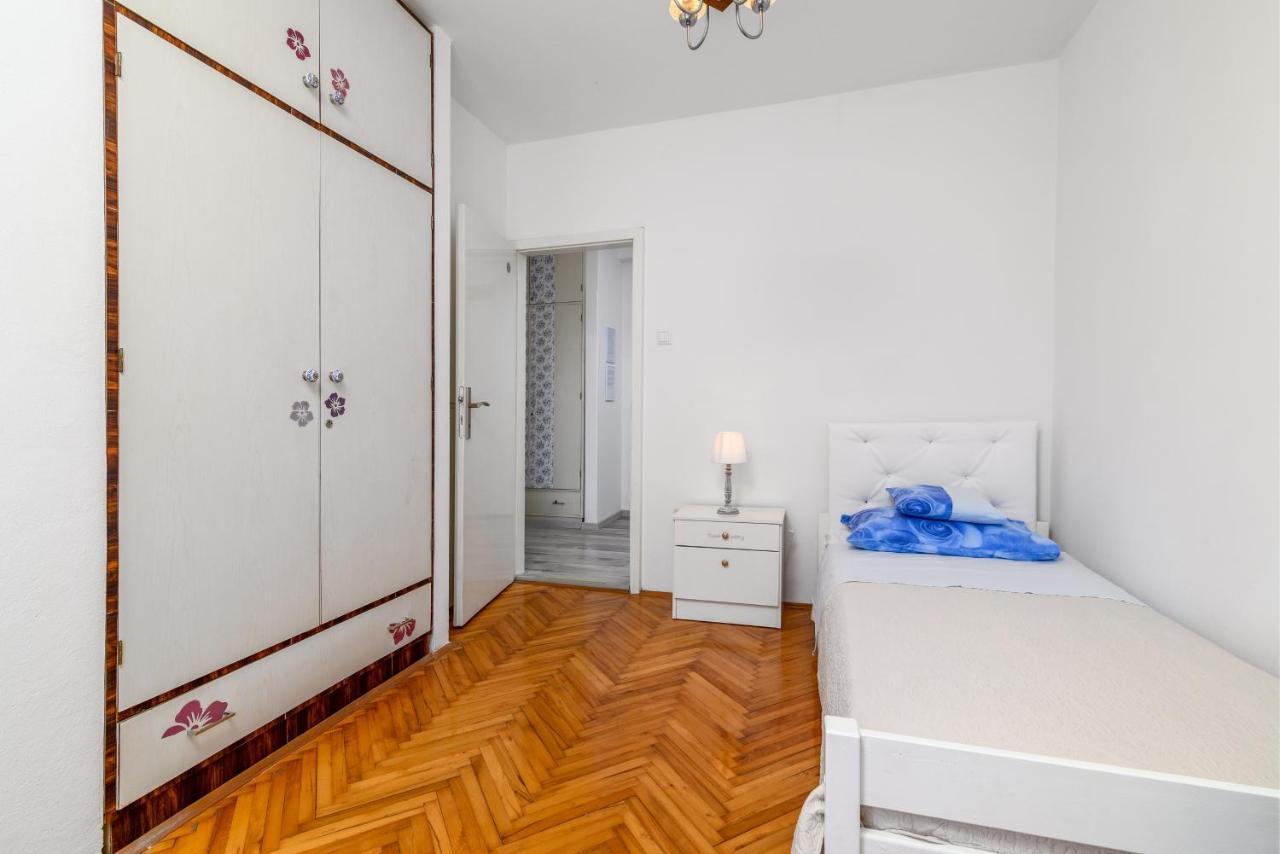 Apartamento With A Parking Space - 19088 *